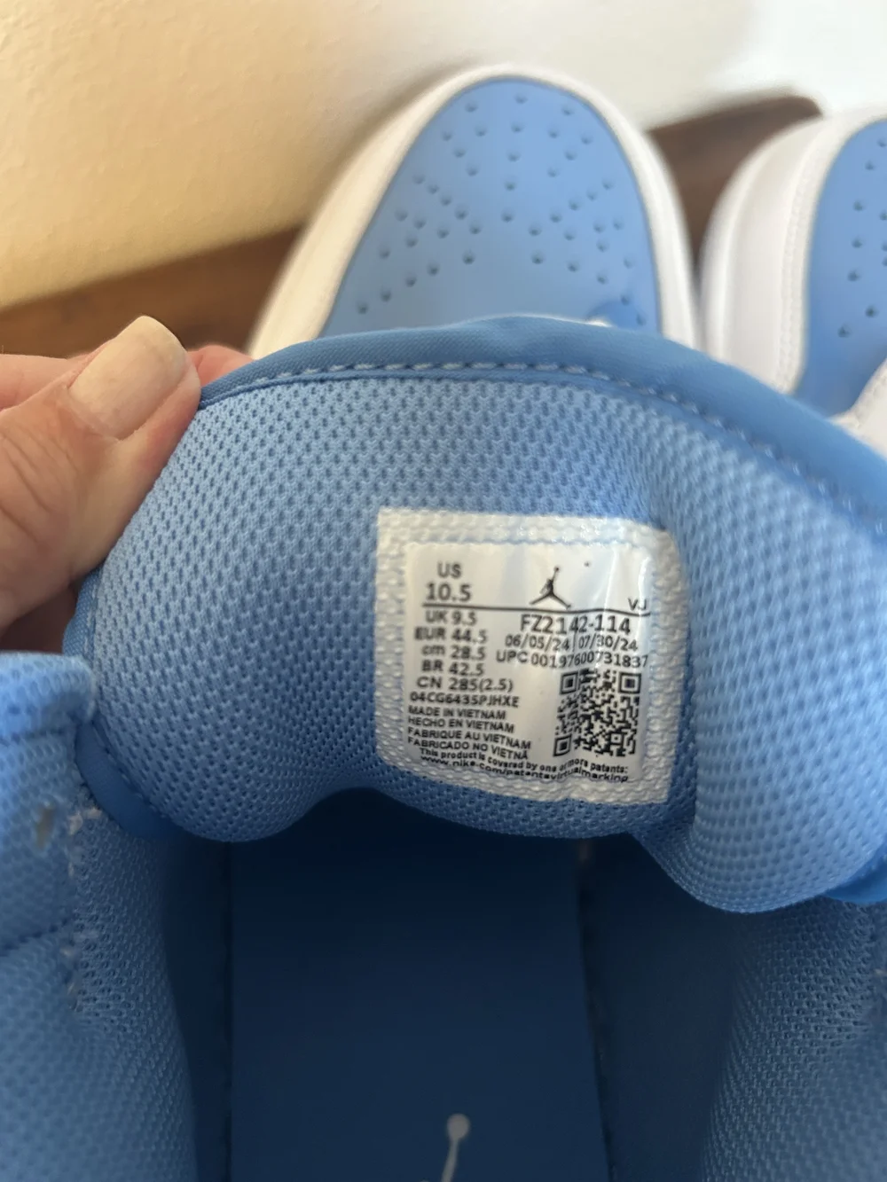 Air Jordan 1 Sneakers - White & Light Blue